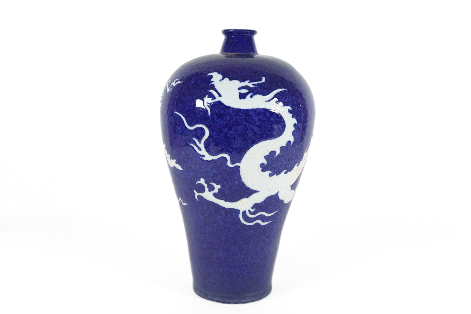 Chinese fine blue dragon vase (1 of 6)