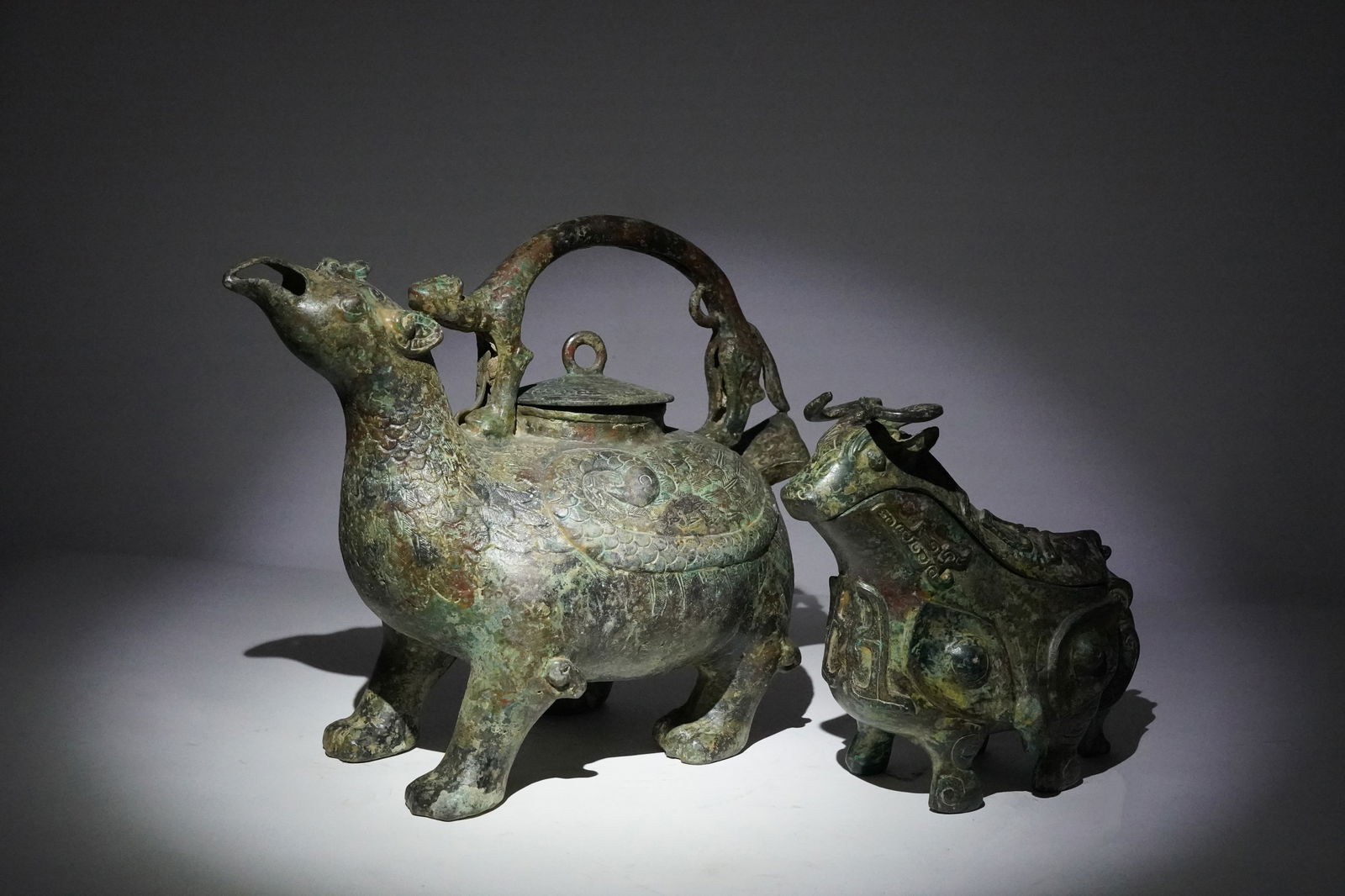 2 Chinese bronze vessels (1 of 7)
