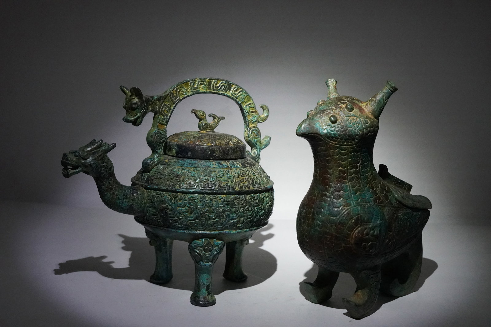 2 Chinese bronze vessels (1 of 7)
