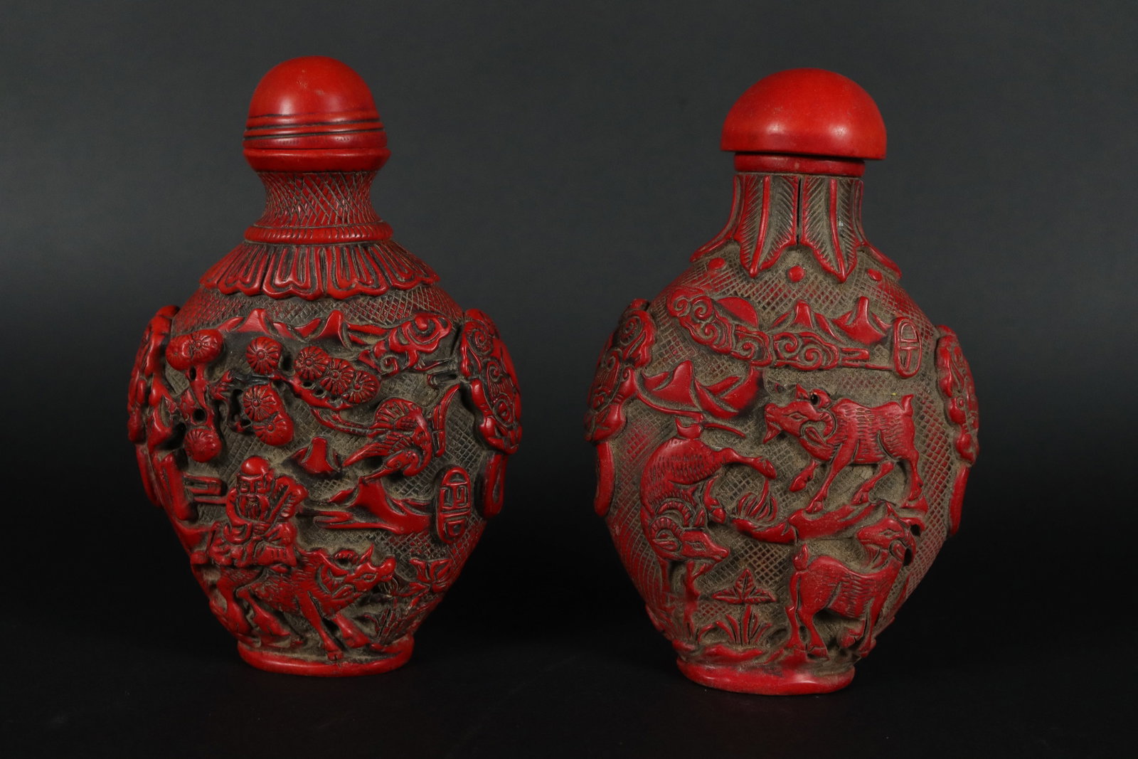 2 Chinese snuff bottles: 2 Chinese fine snuff bottles.