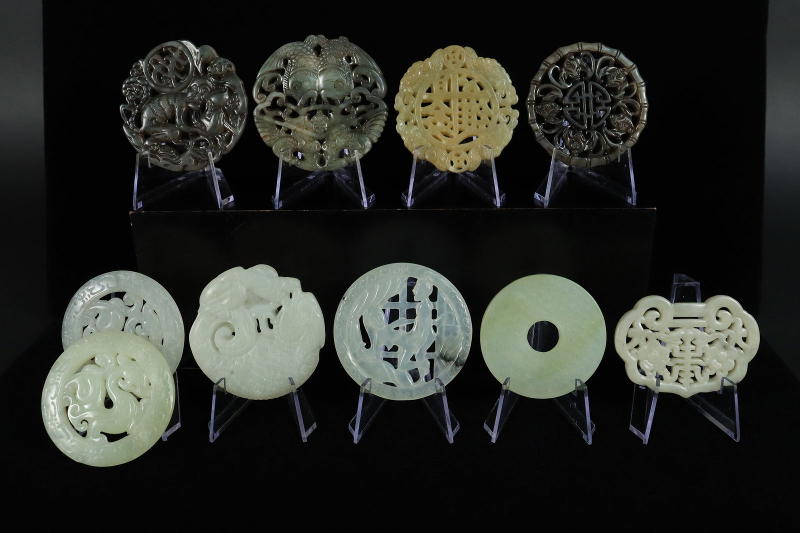 Lots Chinese plaques (1 of 7)