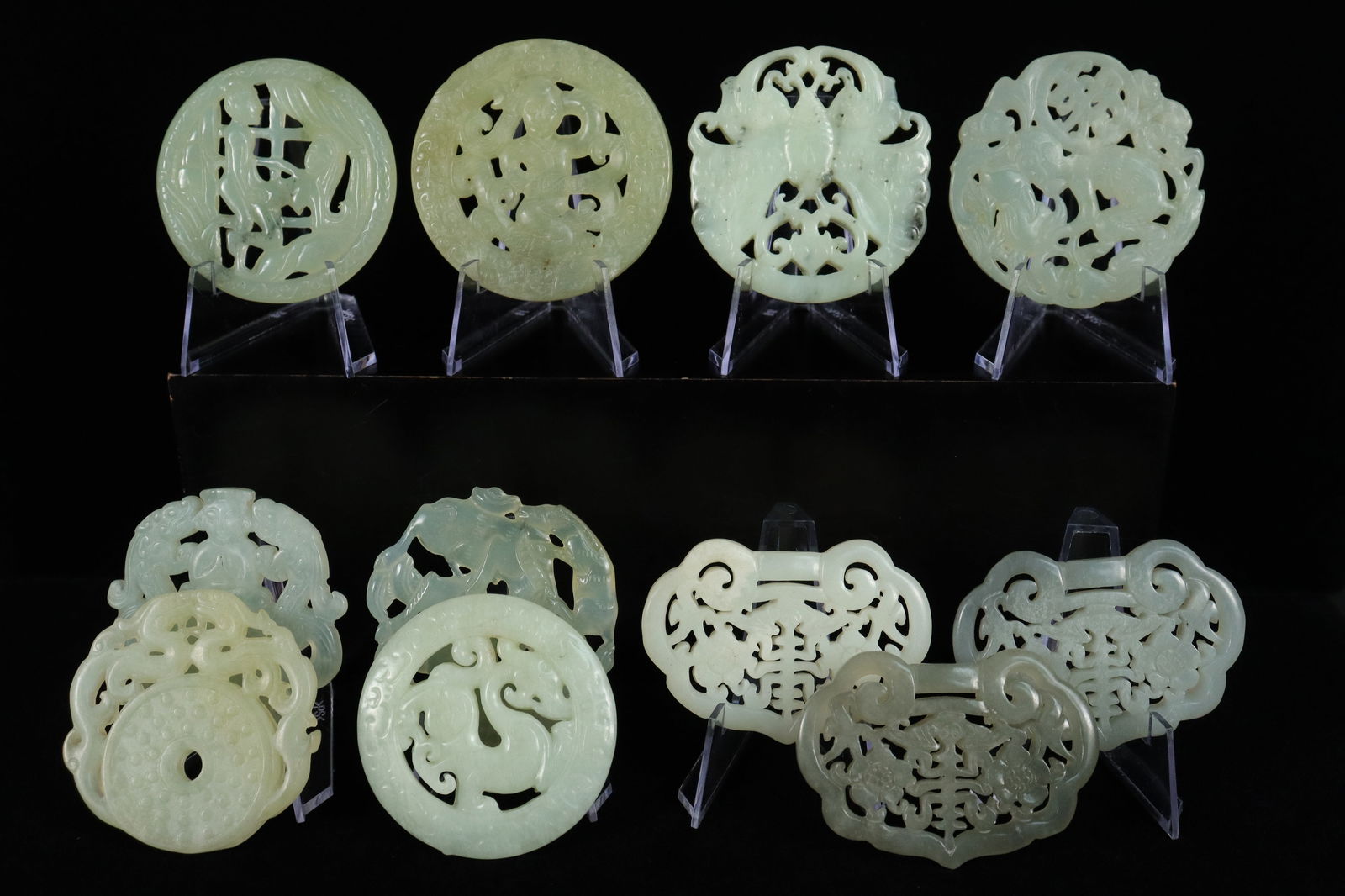 Lots Chinese plaques (1 of 7)