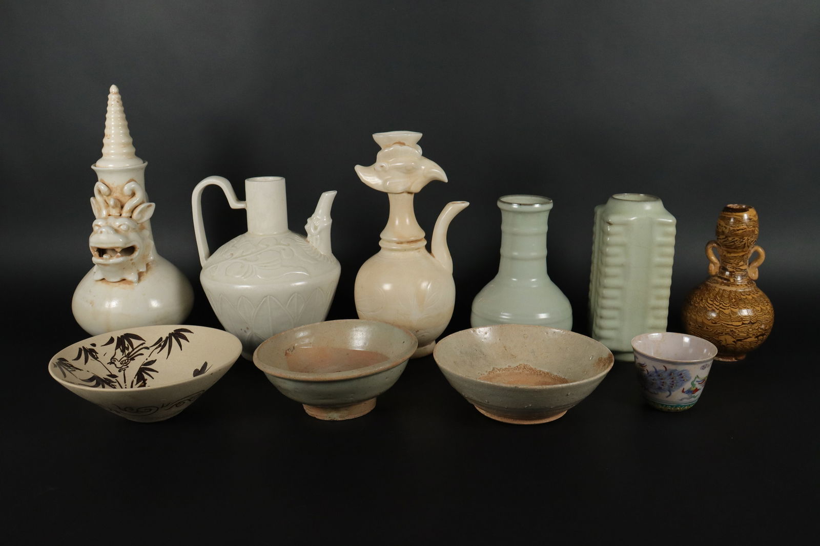 Lots Chinese ceramic items (1 of 7)