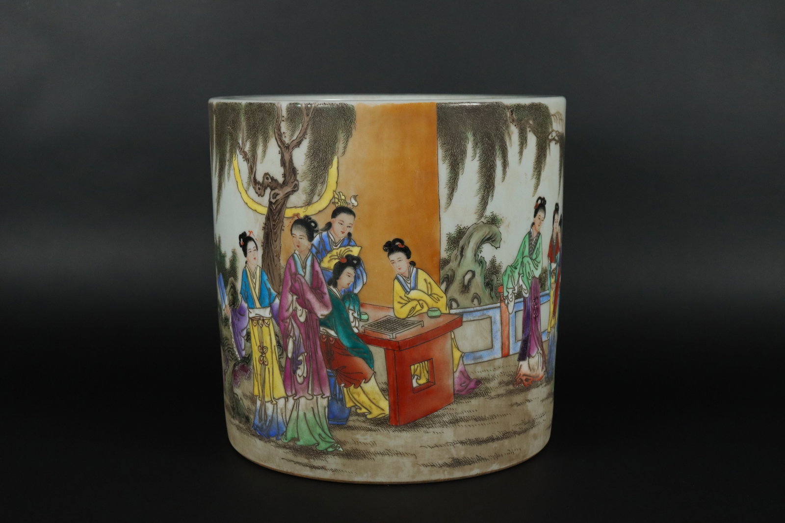 Chinese fine brush pot: Chinese fine brush pot. H: 9" x W: 9."