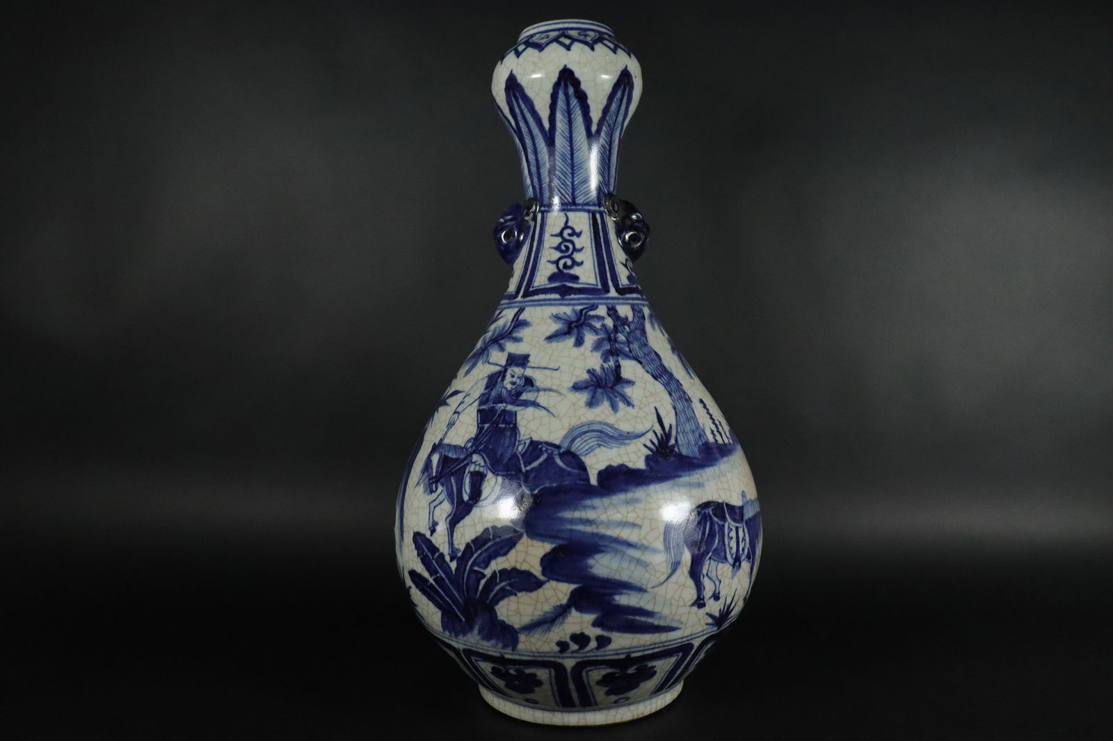 Chinese large b/w vase (1 of 7)