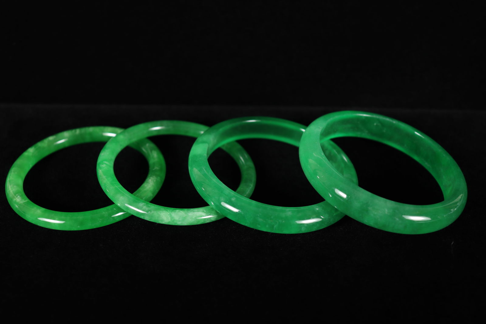 Lots Chinese bangles (1 of 7)