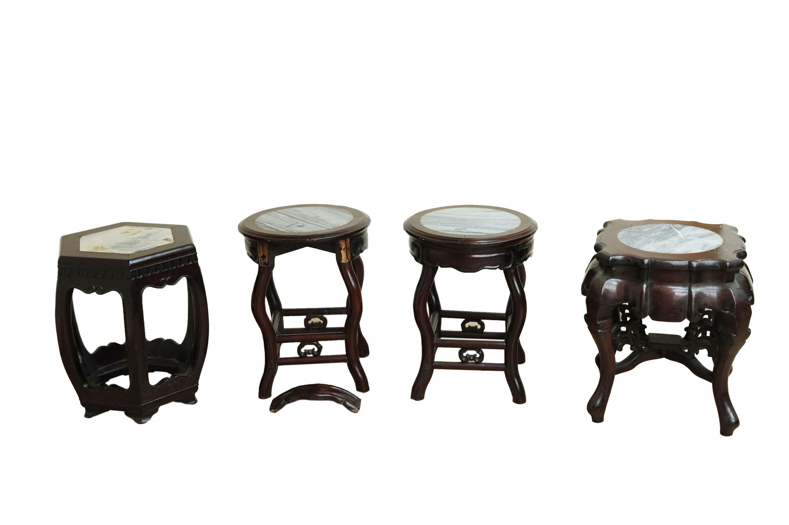 Lots Chinese stools: Lots Chinese stools, condition selling it as is, one of the stool has loose part. Largest H: 17.5" x W: 16.5."