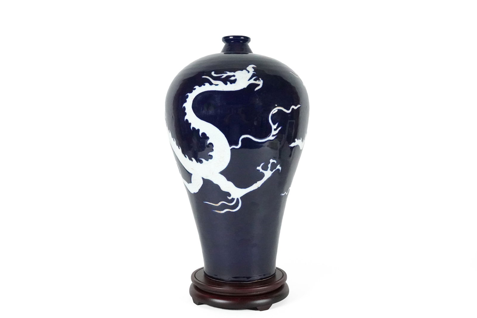 Chinese fine dragon vase (1 of 7)