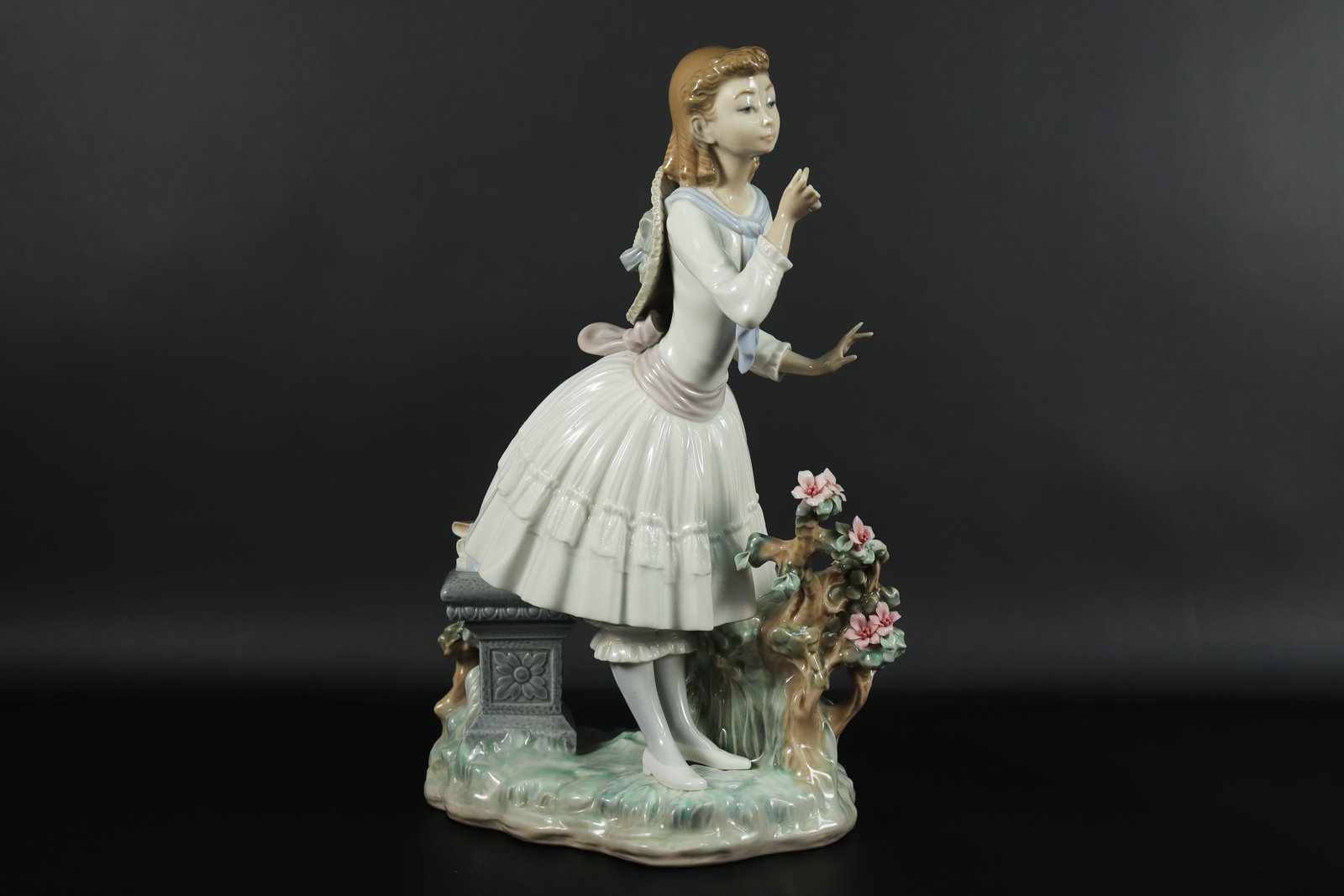 Lladro girl figurine: Lladro large girl figurine, with some broken pieces, condition selling it as is. H: 11.5" x W: 8."