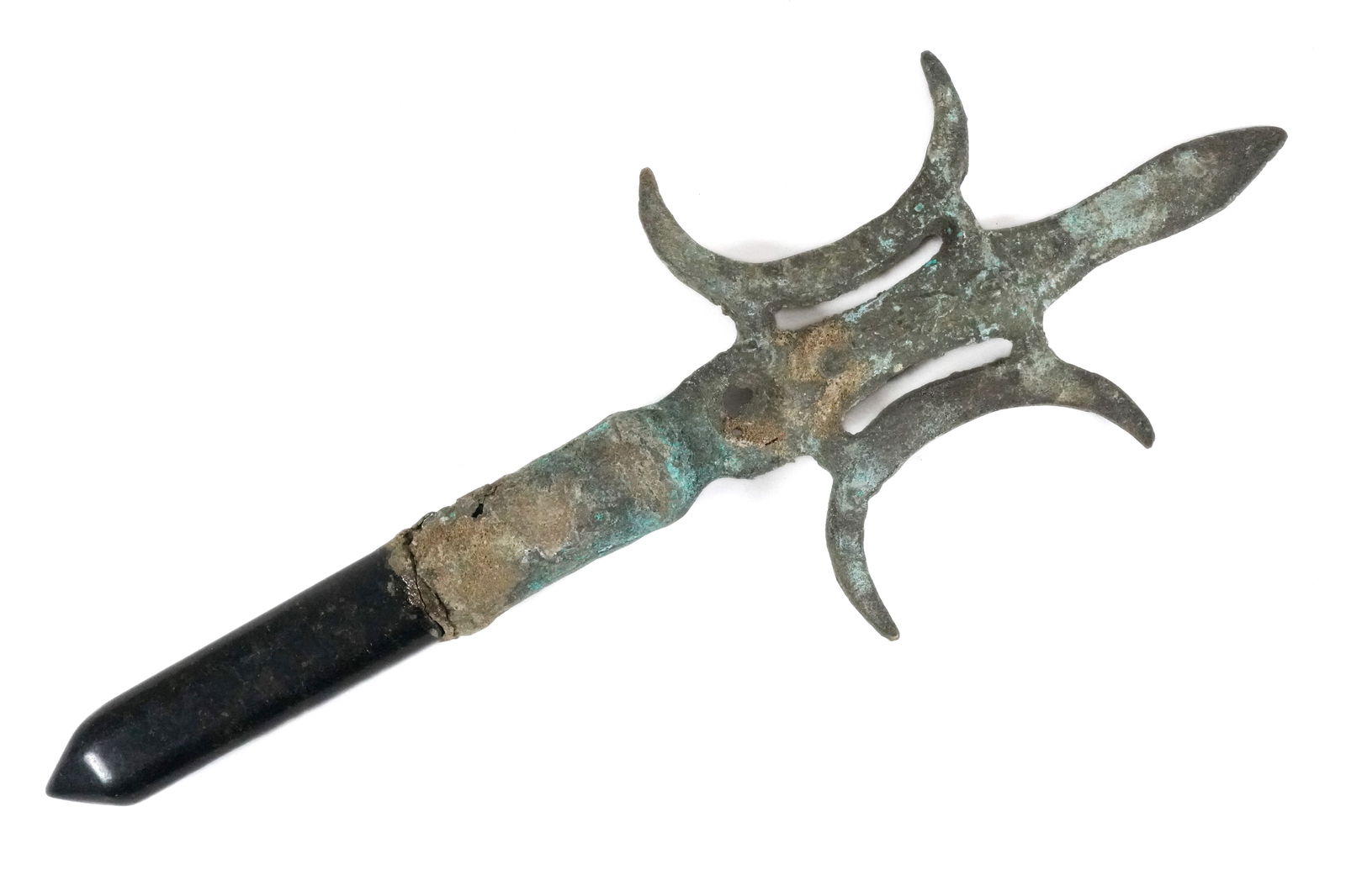 Chinese fine dagger: Chinese fine bronze dagger. H: 13" x W: 5."