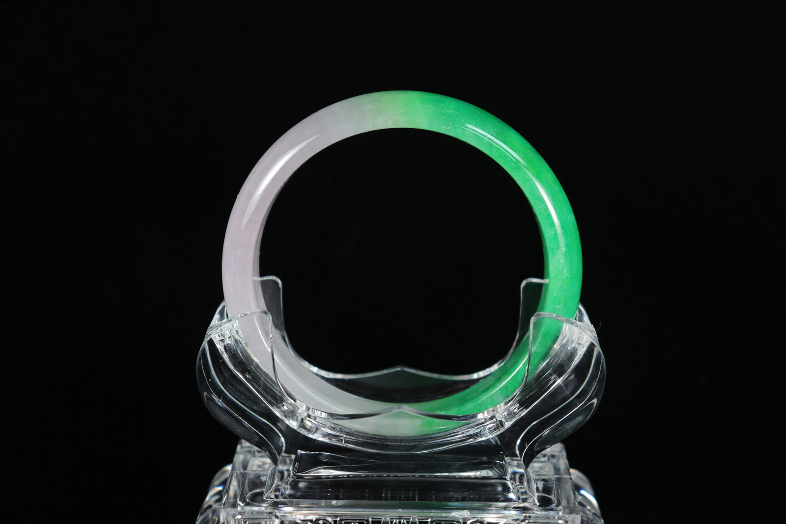 Chinese apple green bangle: Chinese apple green bangle.