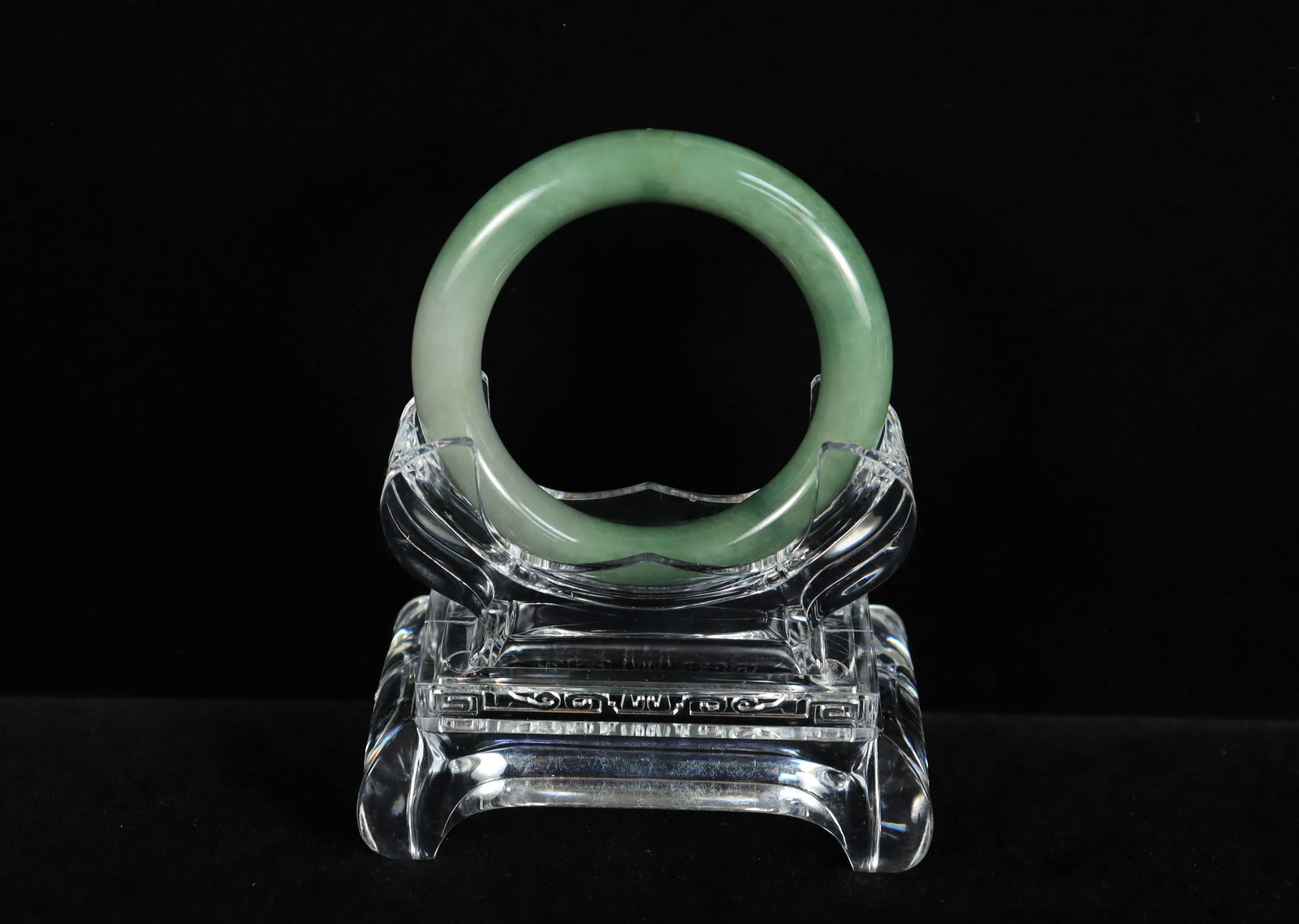 Chinese fine bangle: Chinese fine bangle.
