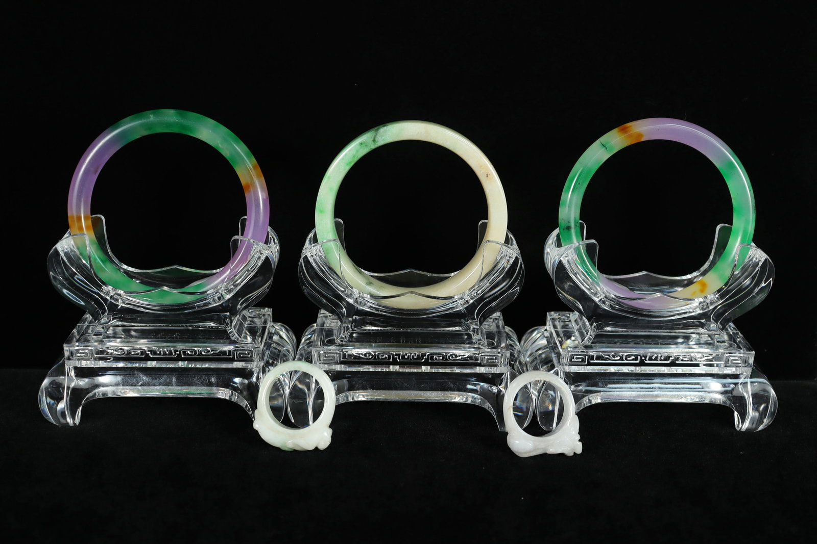 Lots Chinese bangles: Lots Chinese fine bangles.