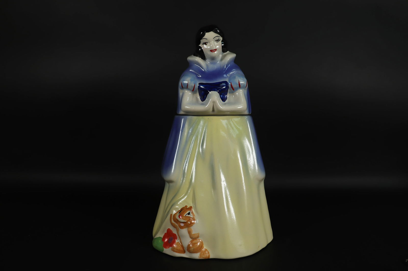A McCoy cookie jar (1 of 8)