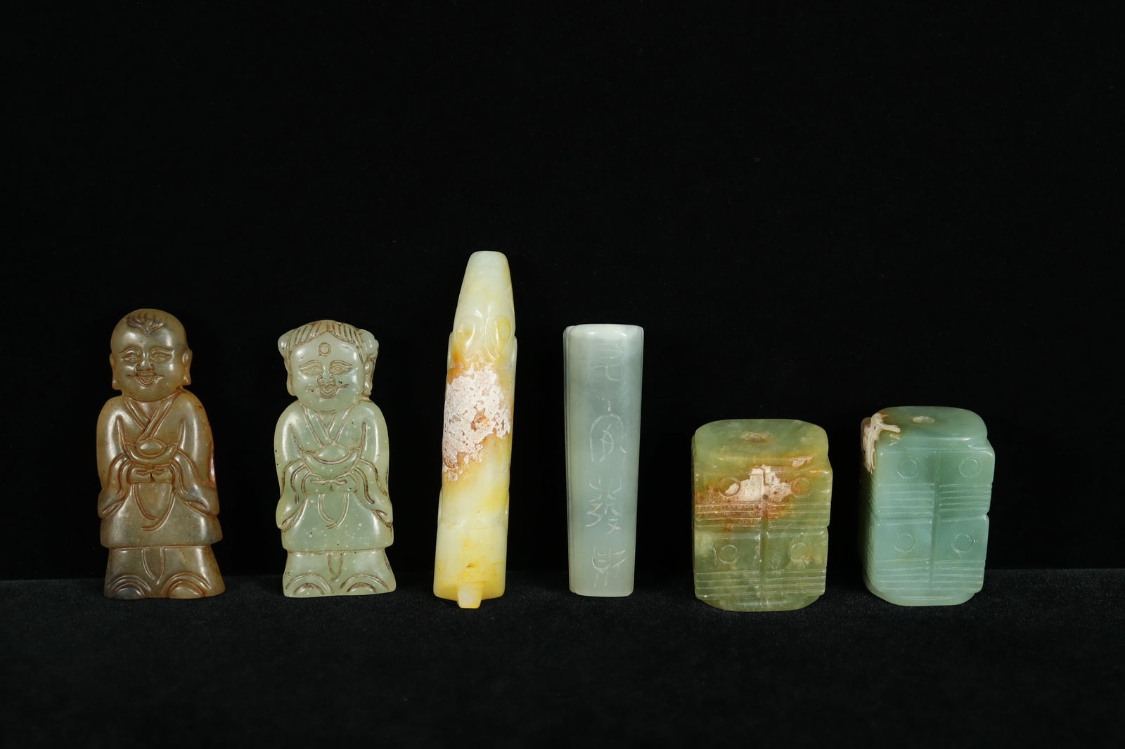 Lots Chinese carvings: Lots Chinese carvings, some are jade.