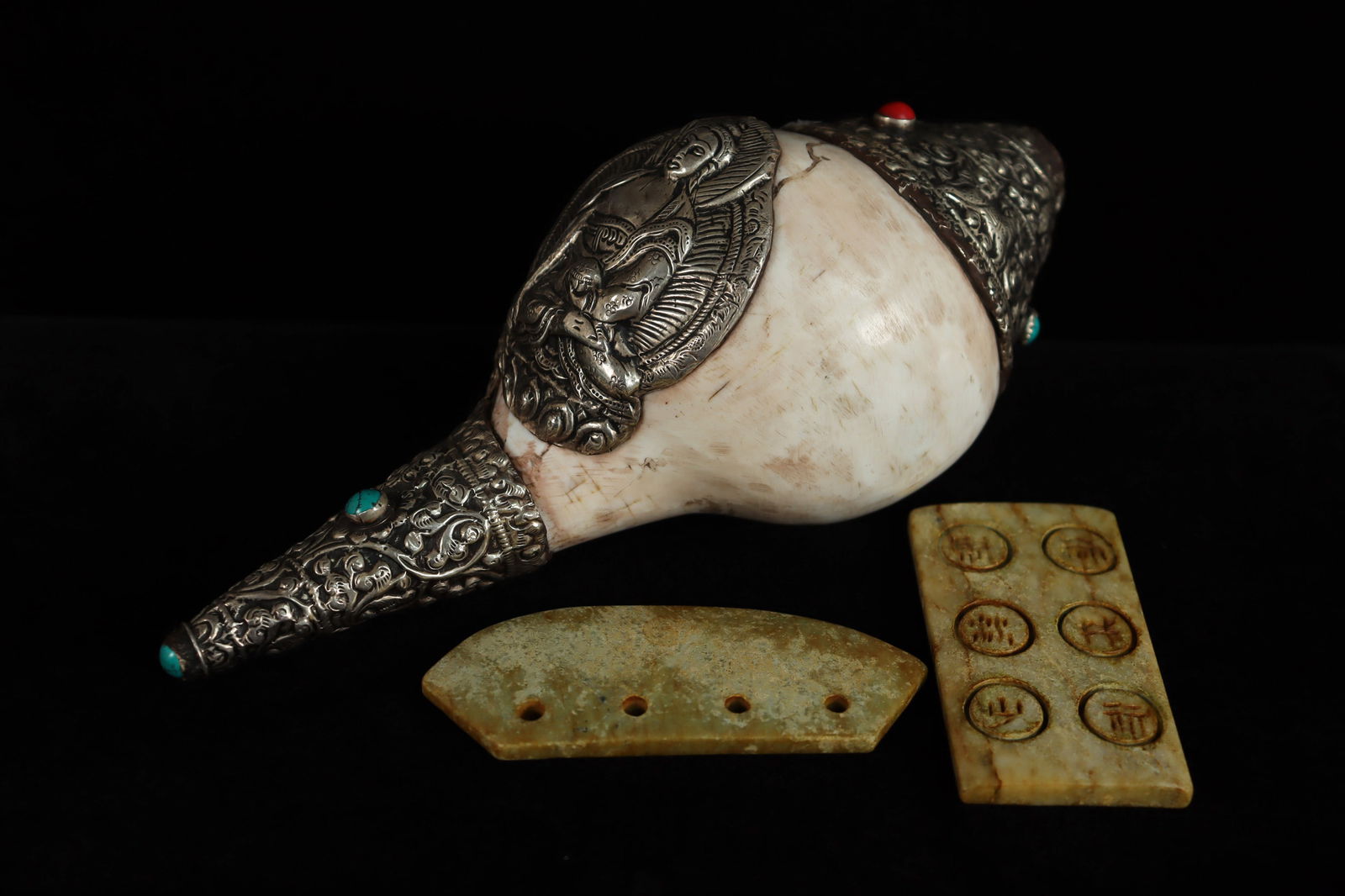 Lots Chinese items: Lots Chinese items, some are jade.