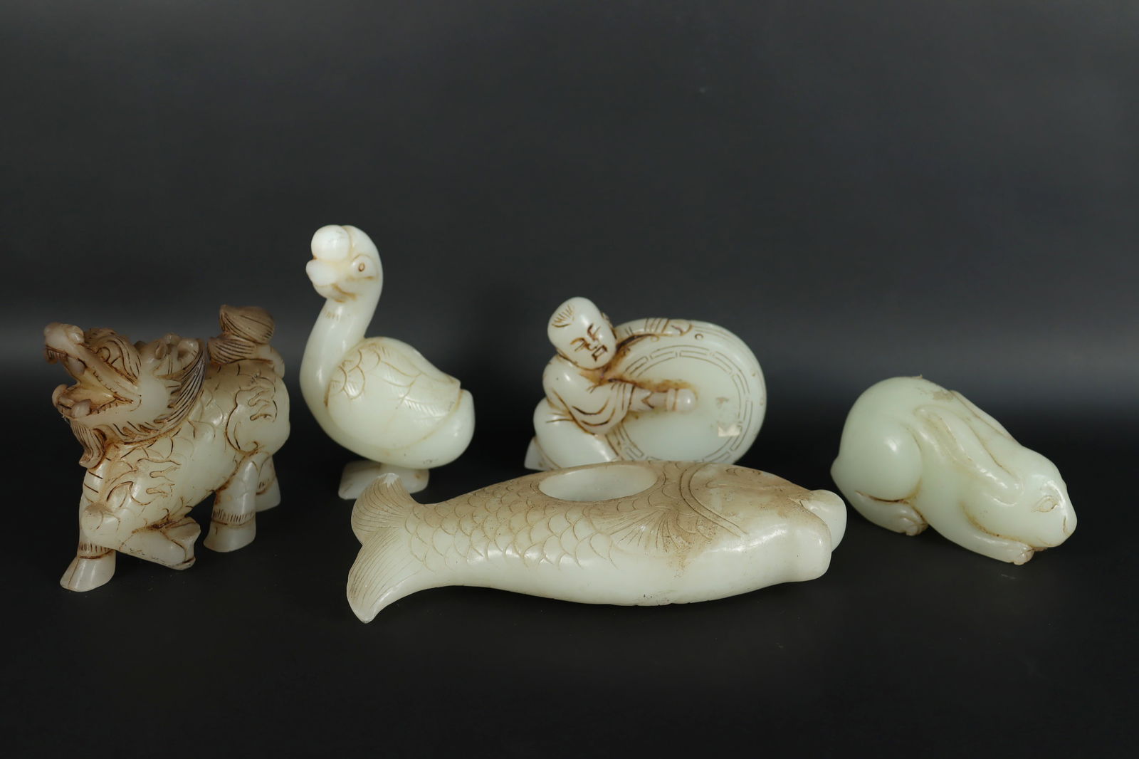 Lots Chinese jade like items (1 of 7)