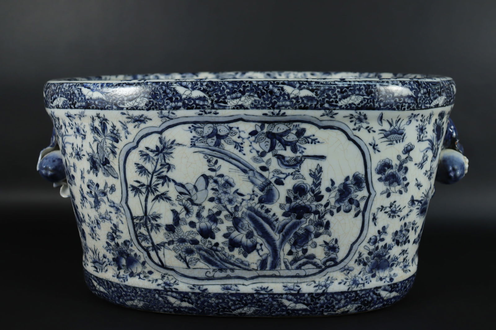 Chinese large b/w pot (1 of 7)