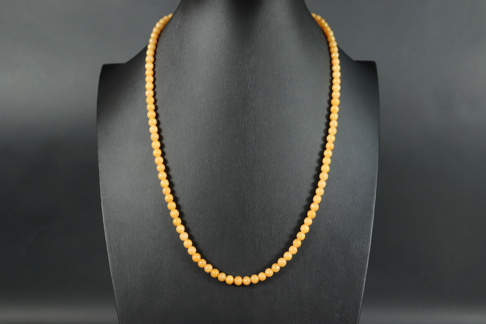 Chinese jadeite beaded necklace (1 of 7)