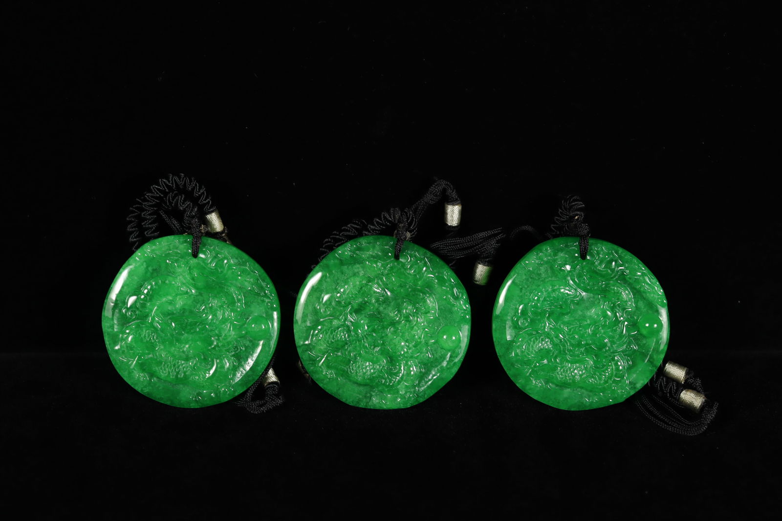 Lots Chinese round plaques (1 of 7)