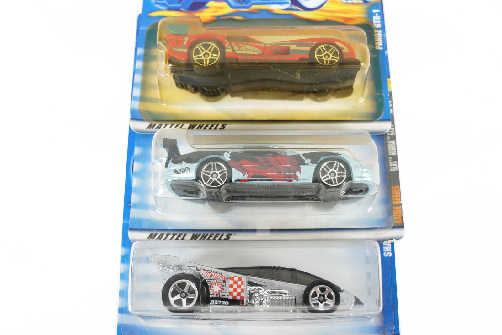 Lots Hot Wheels: Lots Hot Wheels in original packaging.