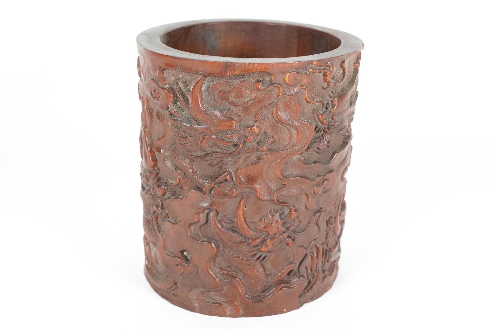 Chinese fine brush pot: Chinese fine brush pot. H: 6.1" x W: 5.5."