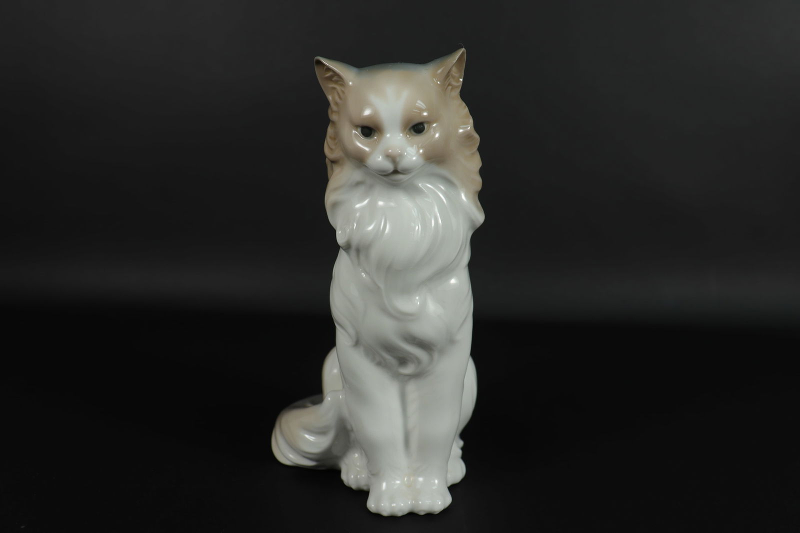 Lladro cat figurine (1 of 7)