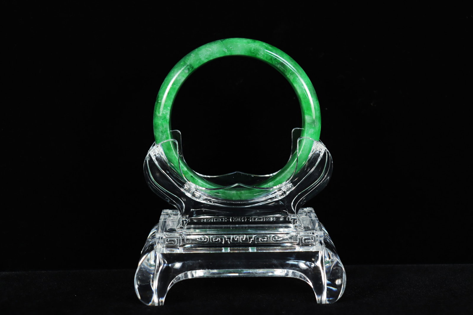 Chinese apple green bangle: Chinese apple green bangle.