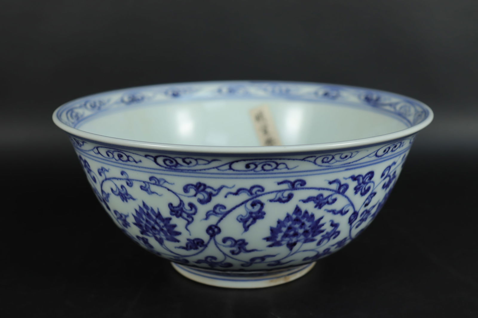 Chinese b/w large floral bowl (1 of 7)