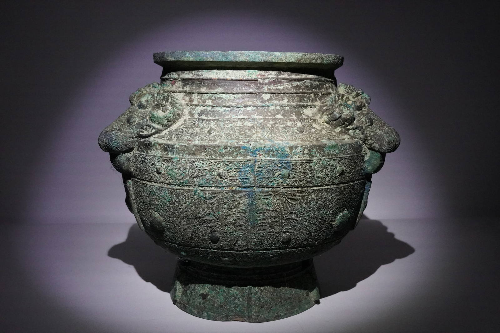 Chinese Fine Bronze Vessel Auction