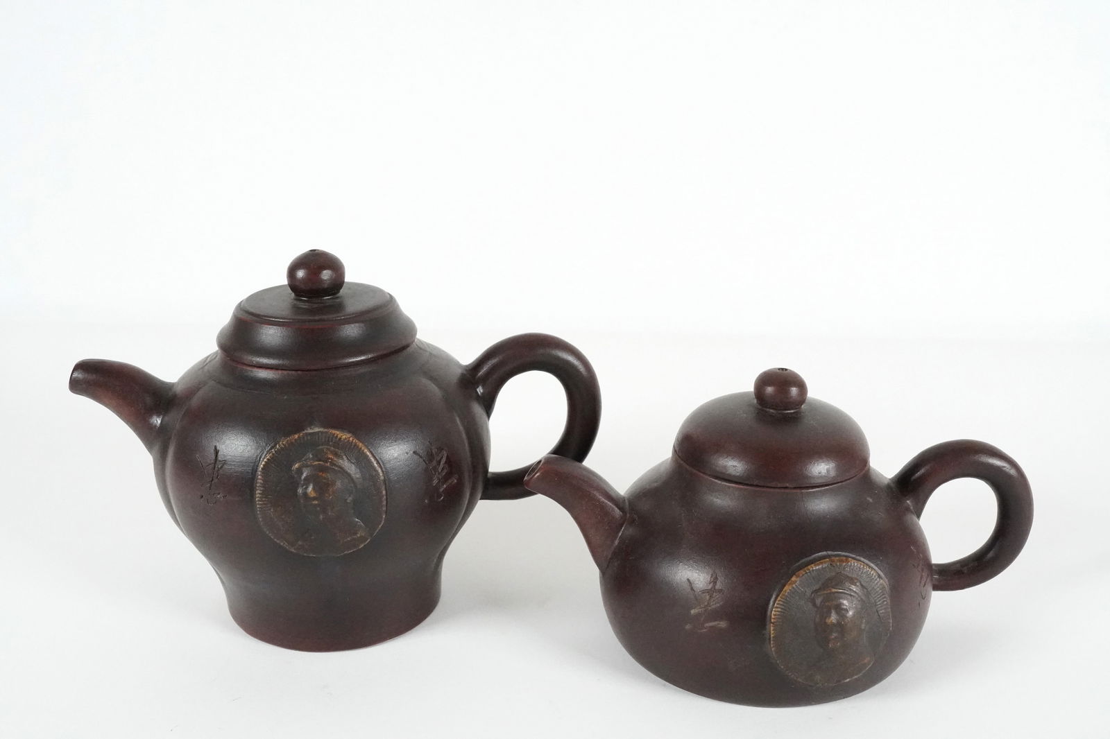 2 Chinese fine clay teapots (1 of 7)