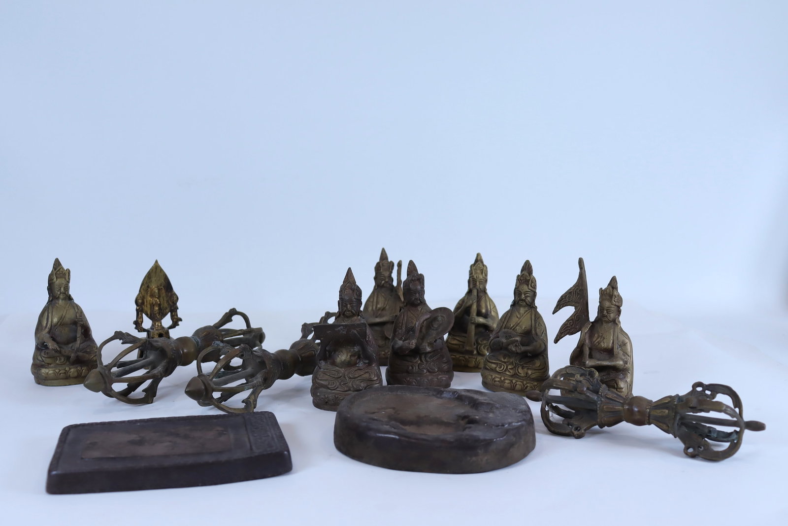 Lots Tibetan buddha statues (1 of 6)