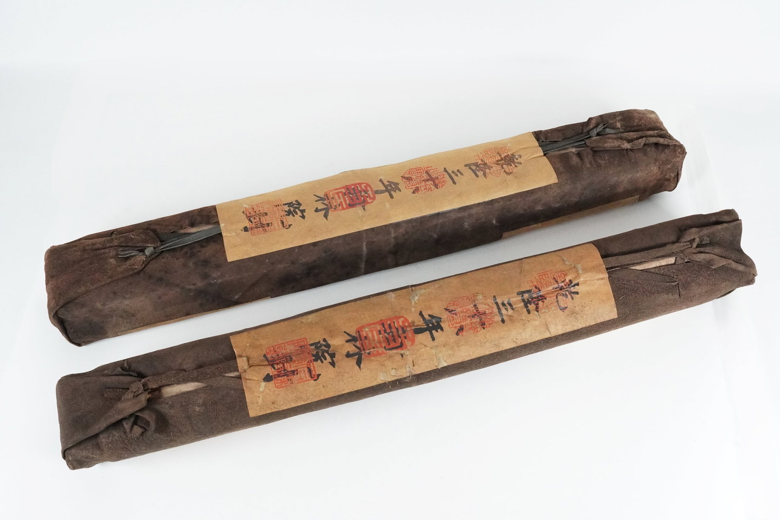 Lots Chinese heavy scrolls (1 of 8)