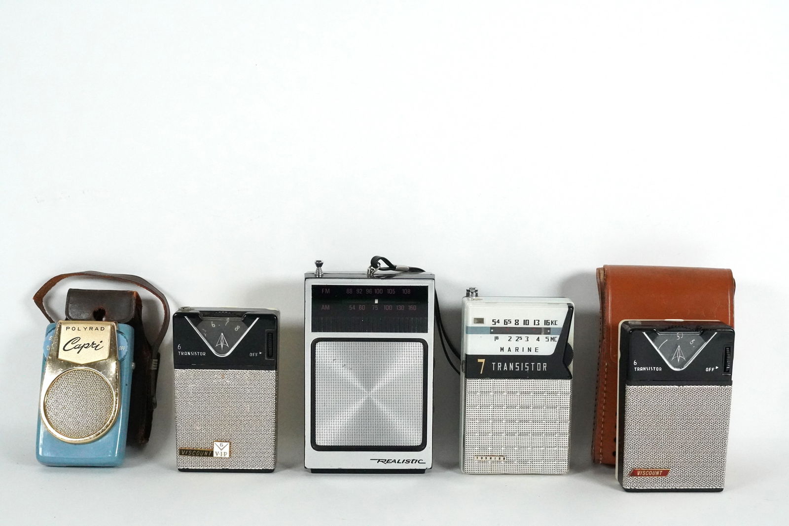 Lots of 5 transistor radios (1 of 8)