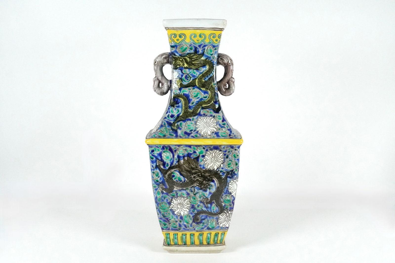 Chinese tall fine handled vase (1 of 7)