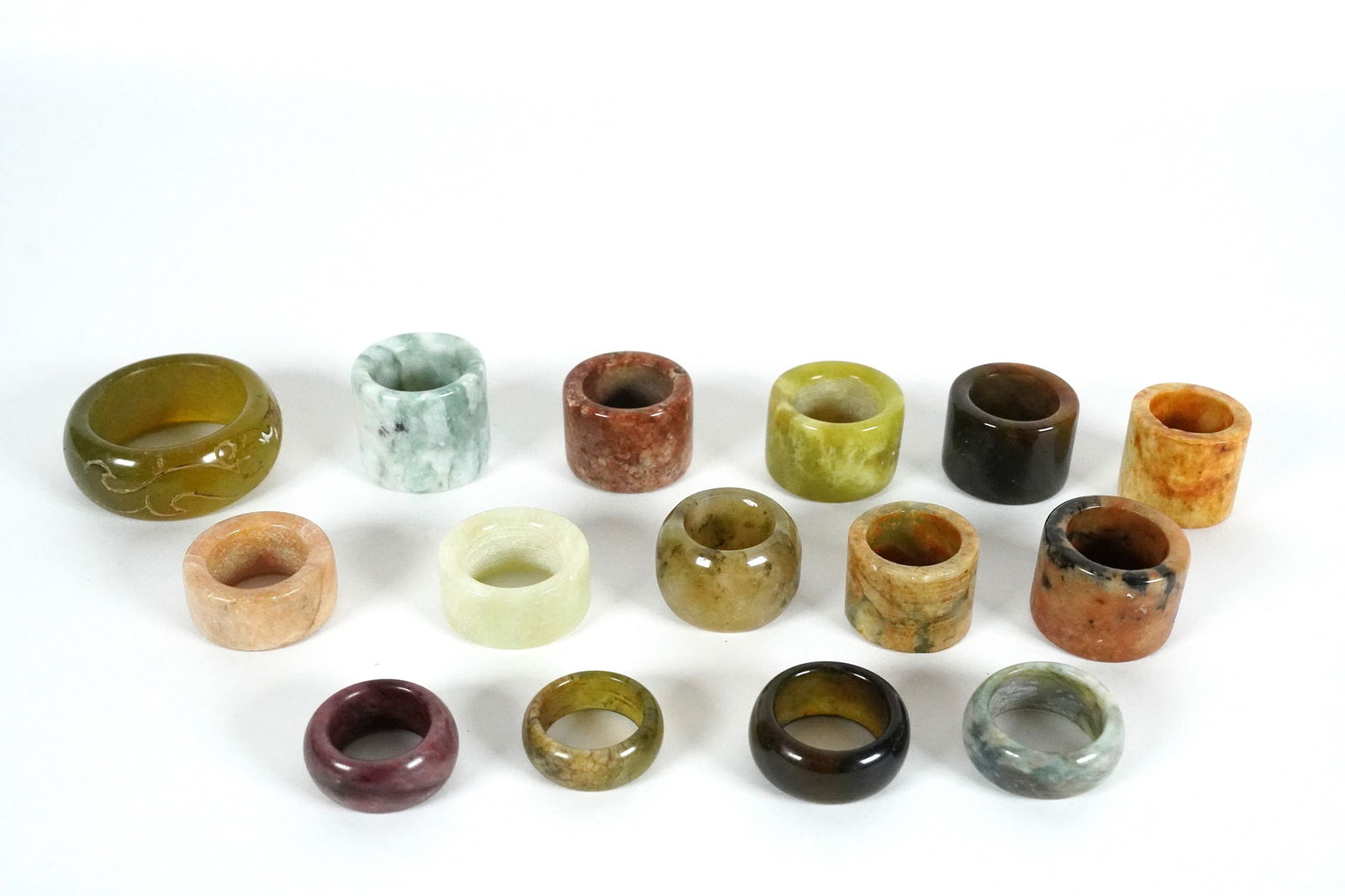 Lots Chinese fine rings (1 of 6)