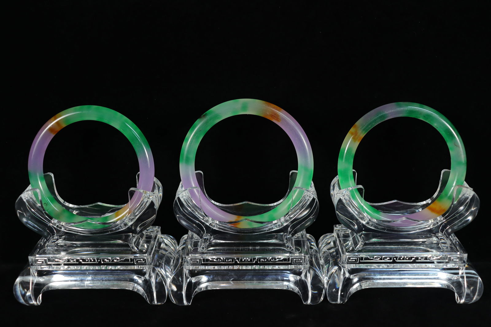 3 Chinese fine bangles: 3 Chinese fine bangles.