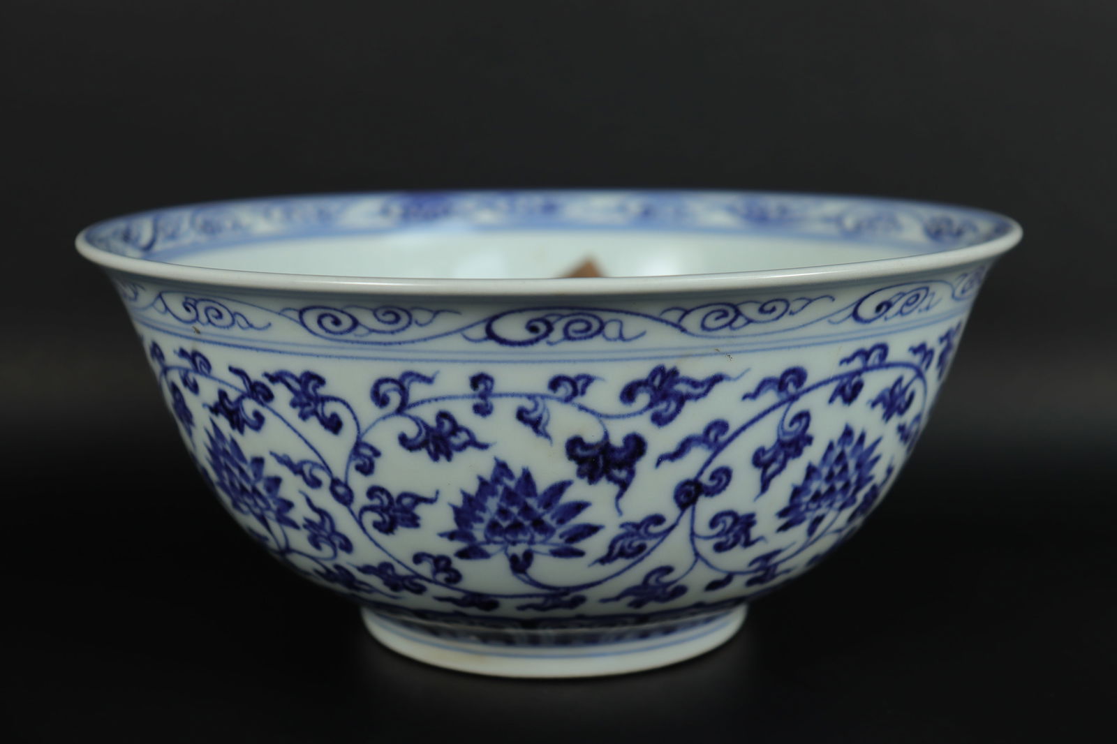 Chinese fine large b/w bowl (1 of 7)