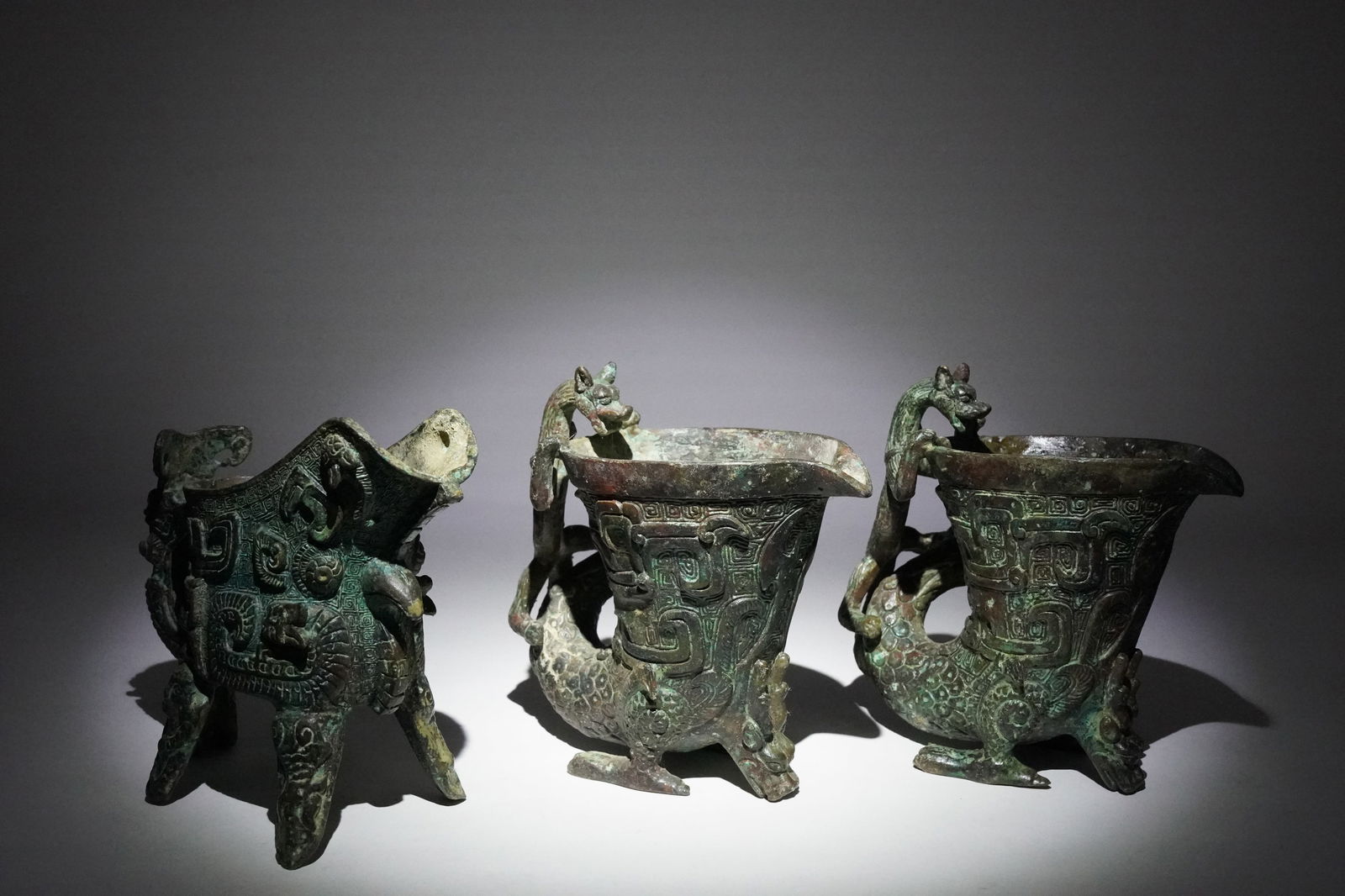 Lots Chinese bronze vessels (1 of 7)