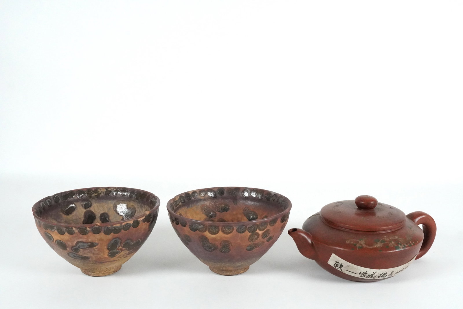 Lots Chinese tea items: Lots Chinese fine tea items, from an estate. H: 3.5" x W: 7.1."