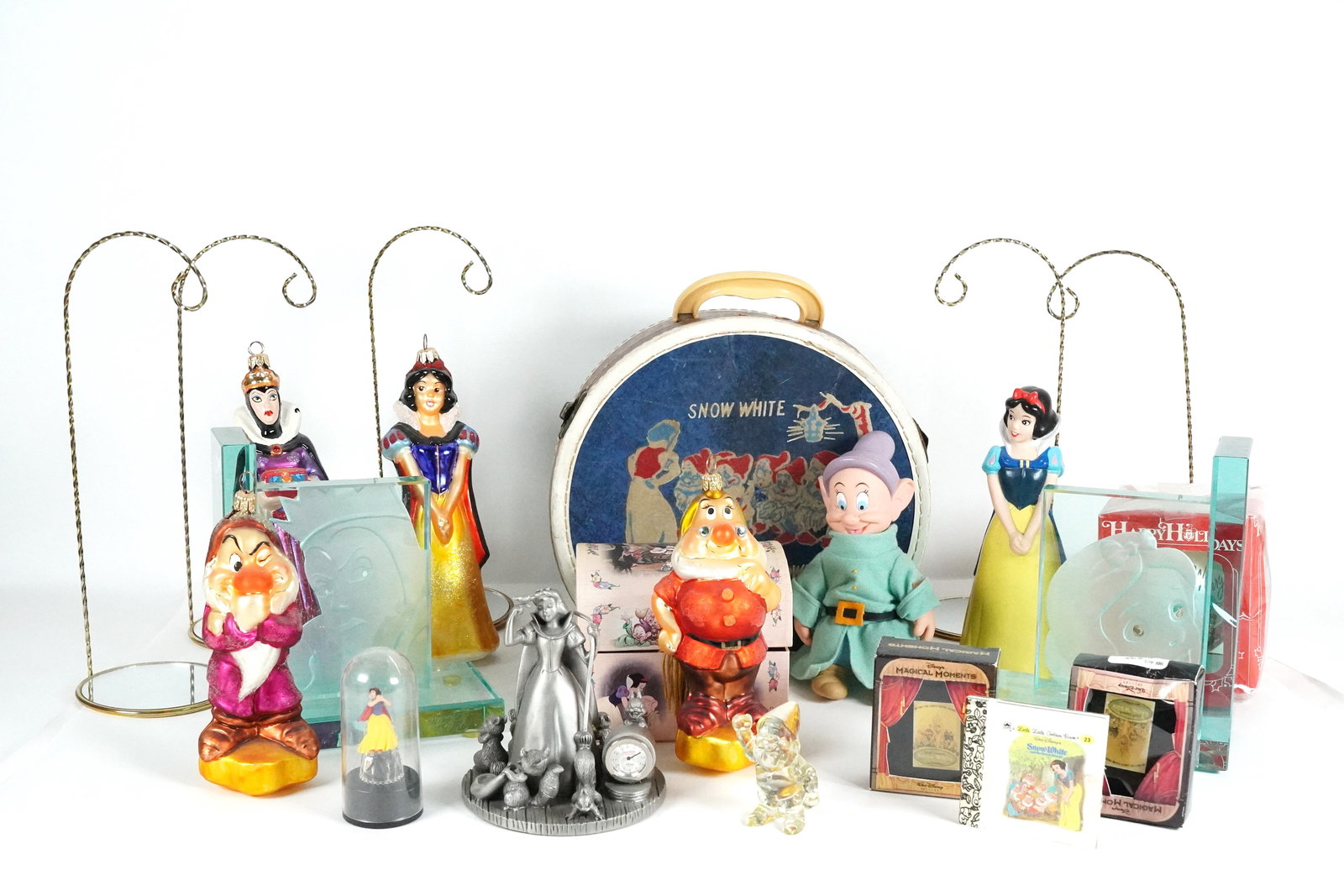 Lots vintage Disney figures (1 of 6)