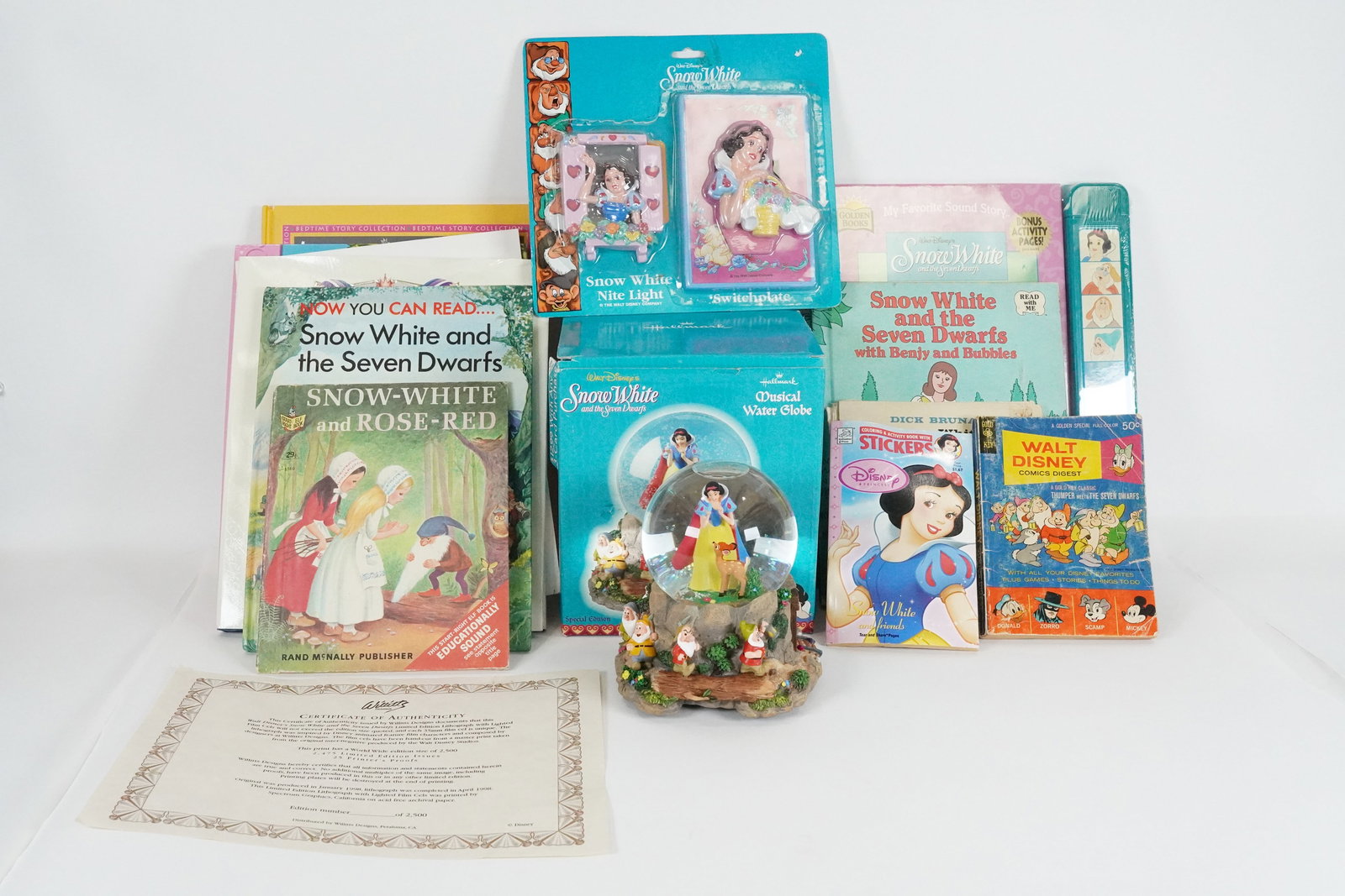 Lots Disney items (1 of 7)