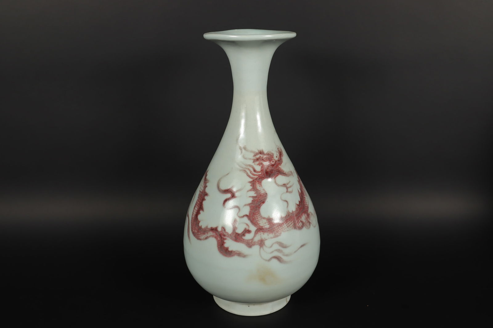 Chinese fine red vase (1 of 7)