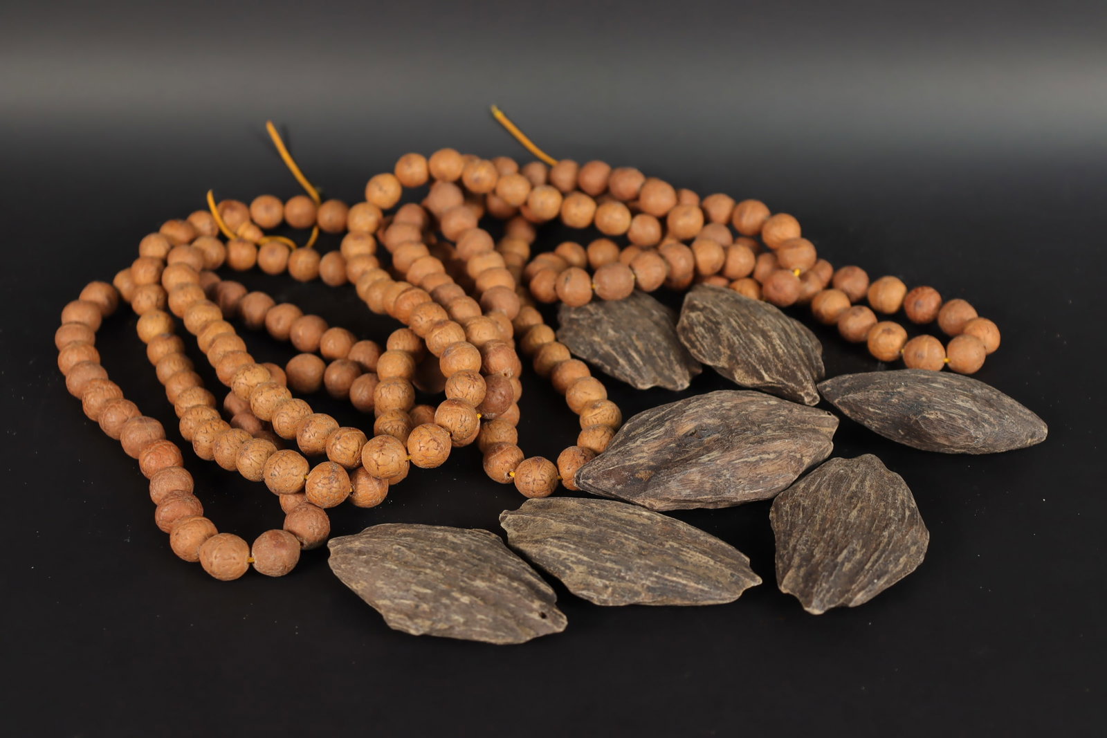 Lots Chinese scented wood (1 of 7)