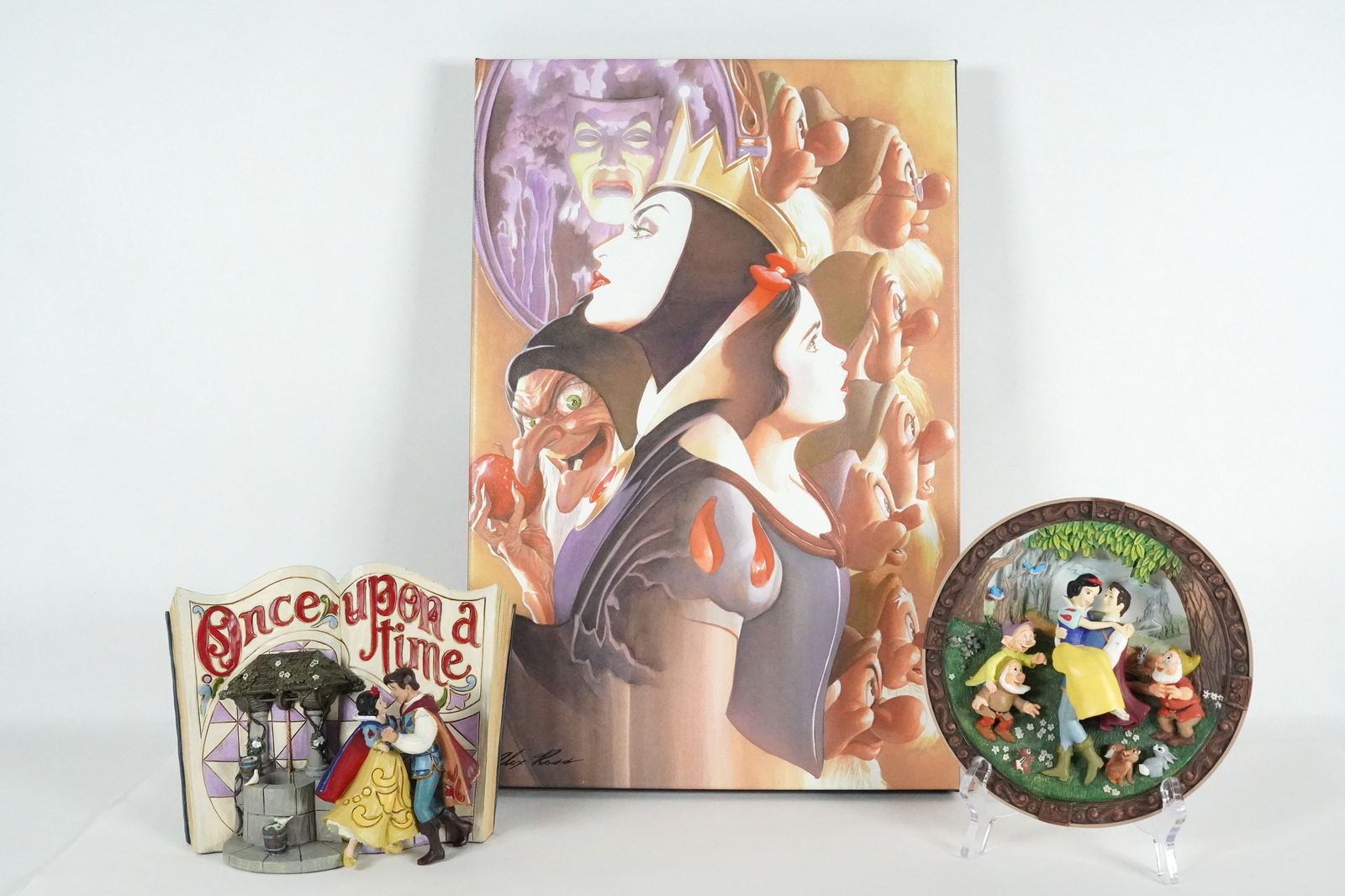 Lots Disney items (1 of 7)