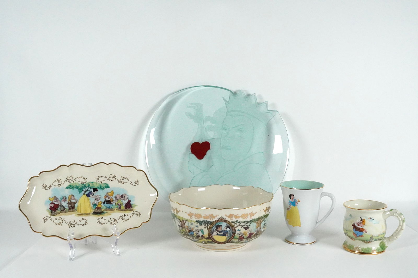 Lots Disney items (1 of 7)