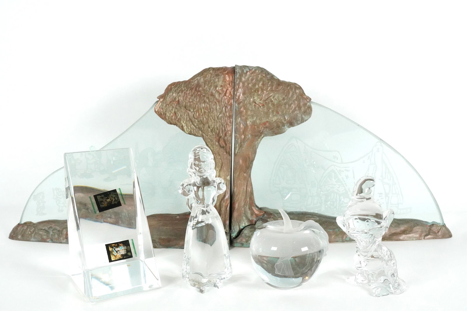 Lots Disney items (1 of 8)