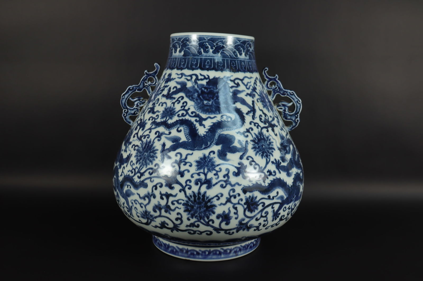 Chinese important dragon urn vase (1 of 7)