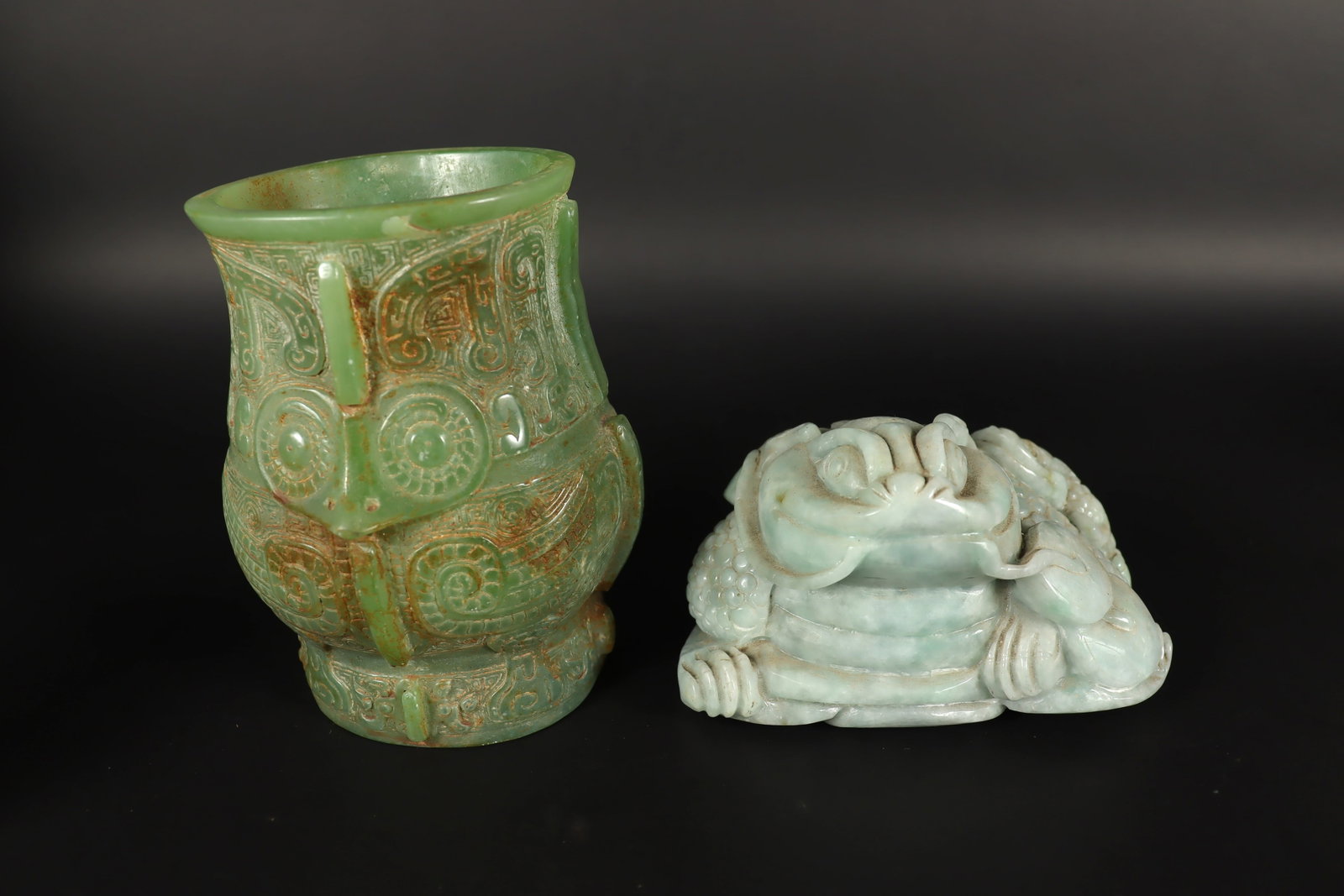 Lots Chinese fine carvings: Lots Chinese fine carvings, one is jadeite, other is jade like. Largest H: 6" x W: 4."