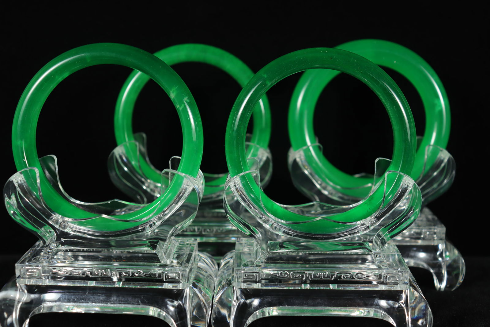 Lots Chinese apple green bangles (1 of 7)